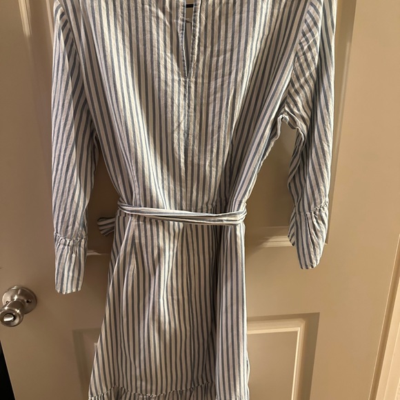 Cotton size large ruffle dress by: Who What Wear - Picture 3 of 3